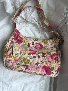 Vera Bradley Vintage Pink & Green Flower Pattern Zip Handbag Purse